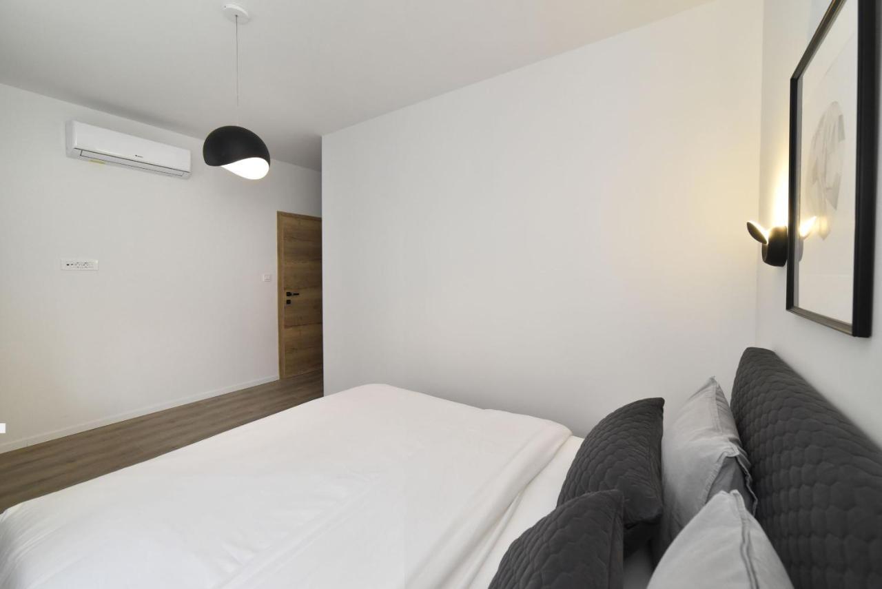 Apartment Block No2 *